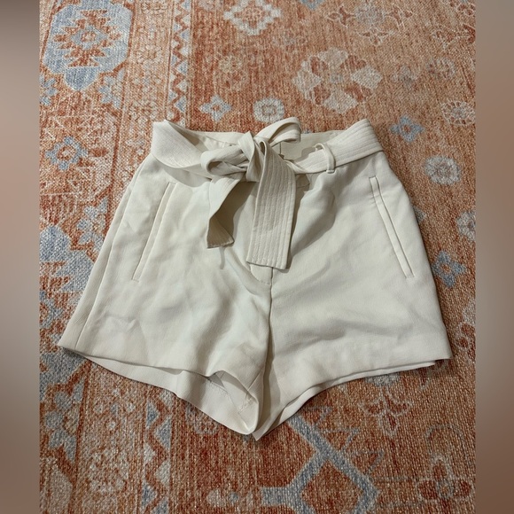 Wilfred Cream Women's Shorts - Picture 2 of 8